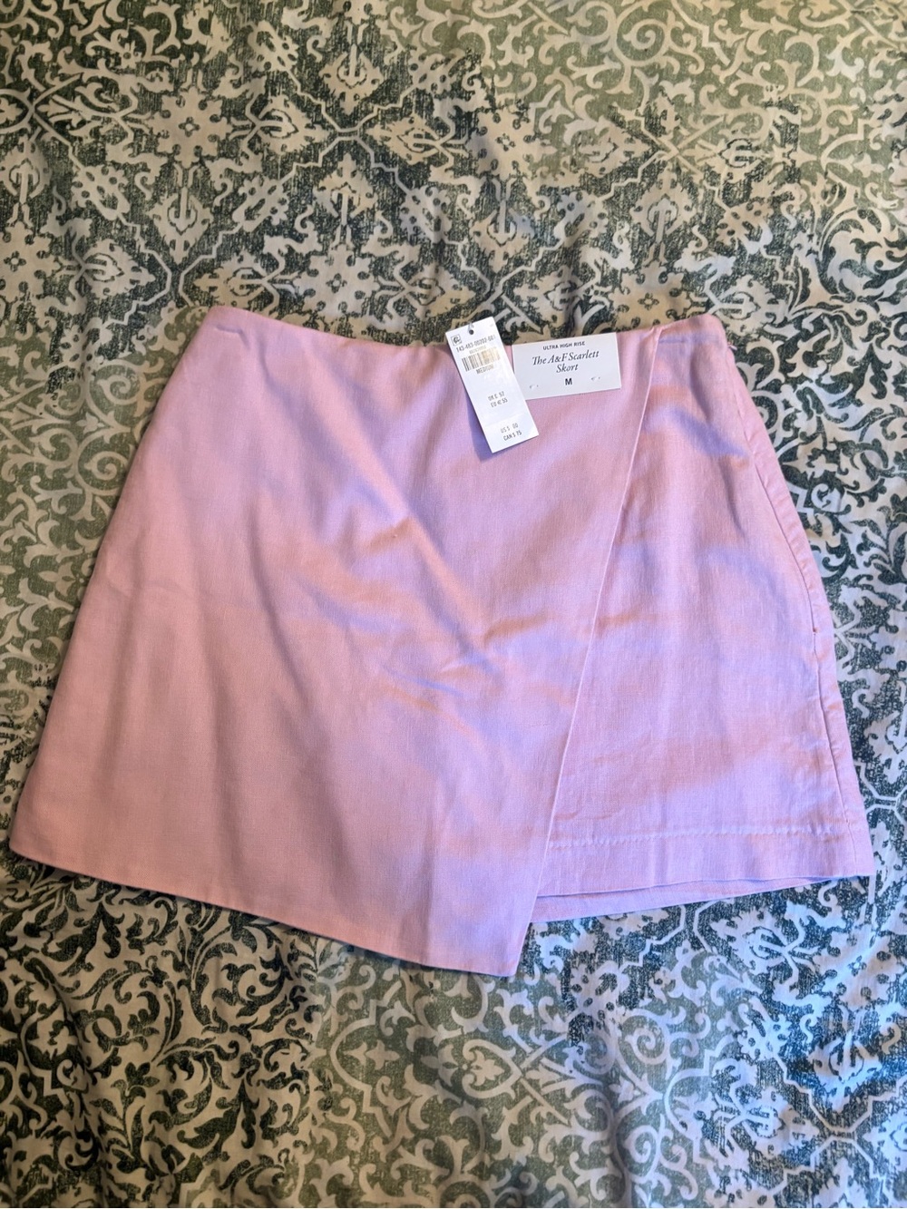 The A&F Scarlett Skort in Light Pink - Women's Skirt